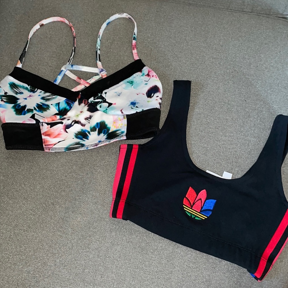 Lot of 2 womens sports bras xs